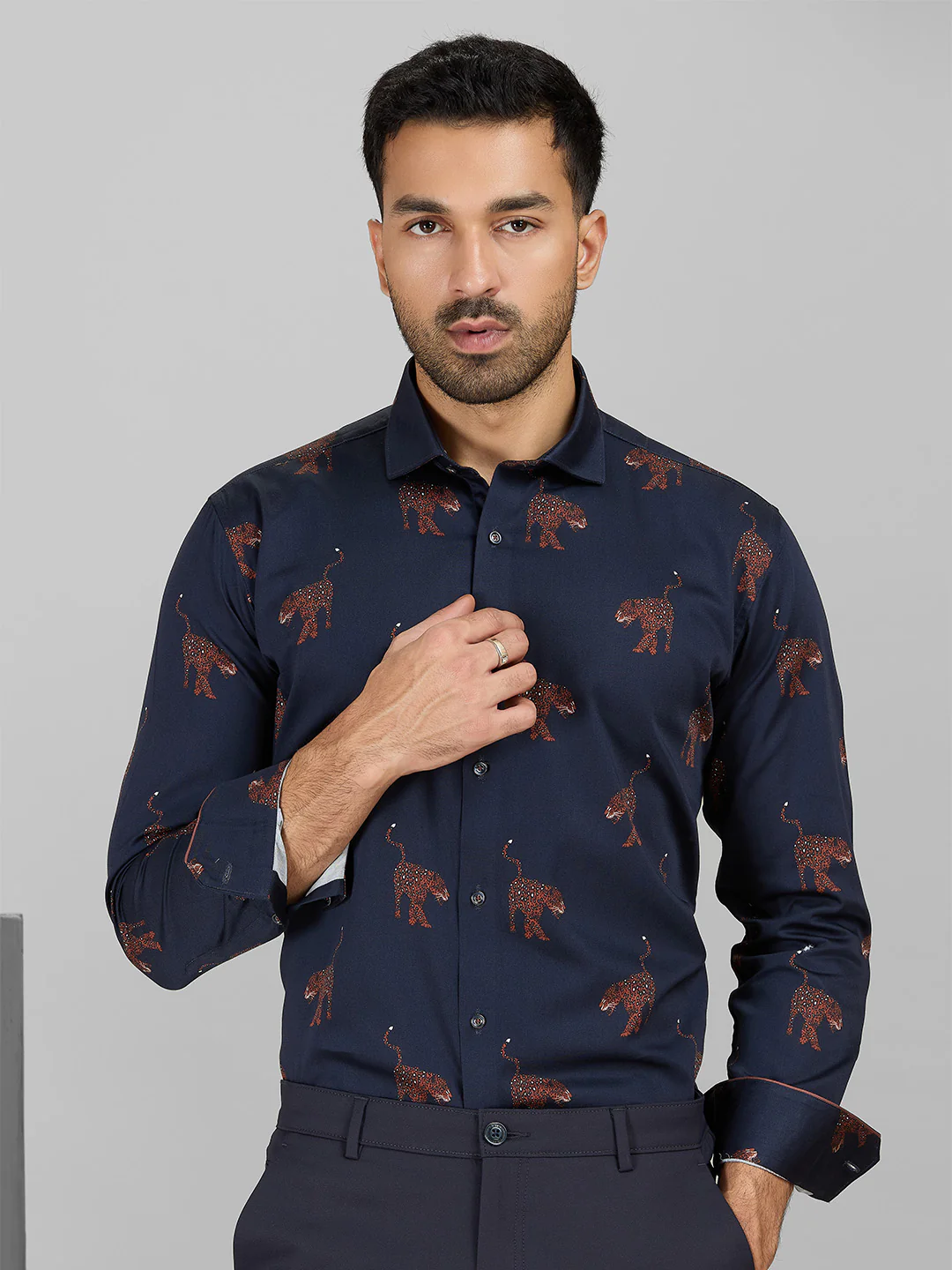Men's Navy Blue Cotton Printed Shirt in Slim Fit - Image 4